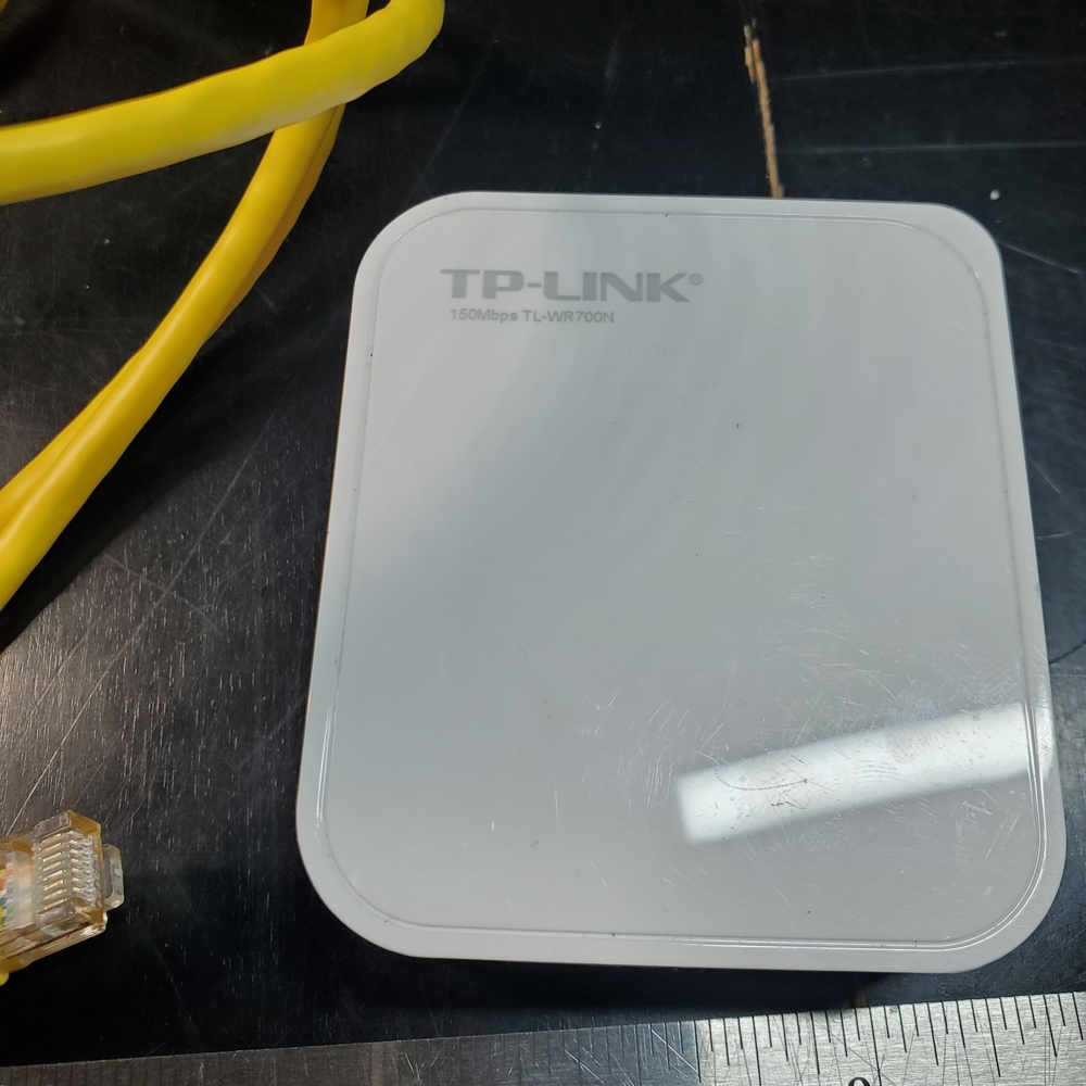 TP-Link White Compact Router - Picture 5 of 9